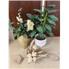 Image 1 : Faux Floral Plants