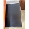 Image 5 : Magazine Storage Table