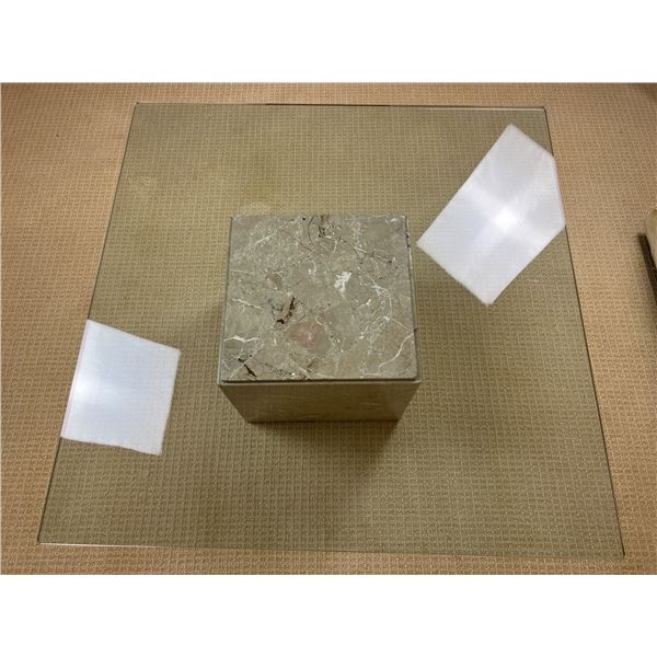 Glas-Top Coffee Table