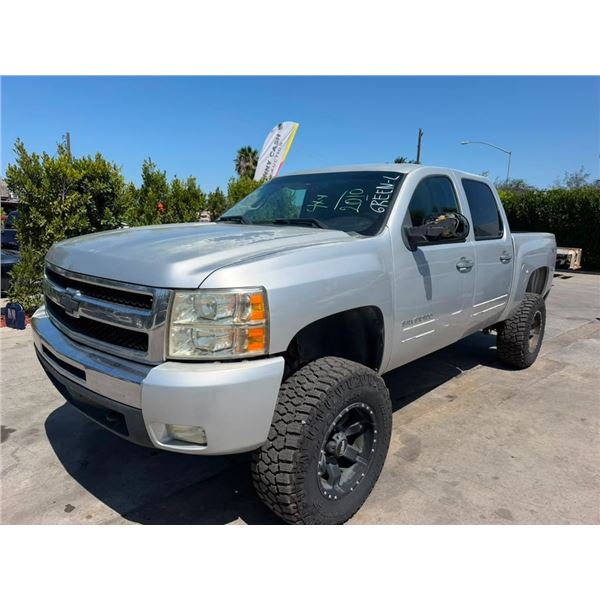 CHEV SILVERADO 2010 O/S TITLE 2 DAYS