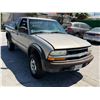 Image 2 : CHEV S10 2000 SALV T/DONATION