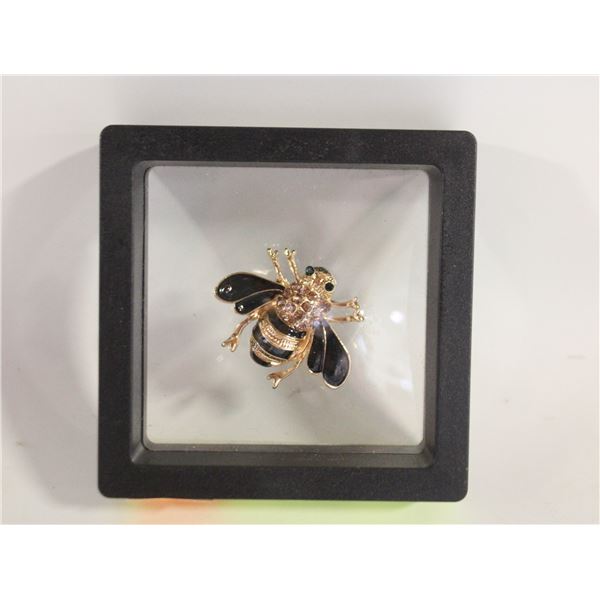NEW 0.94”X1.18” BEE-SHAPE BROOCH