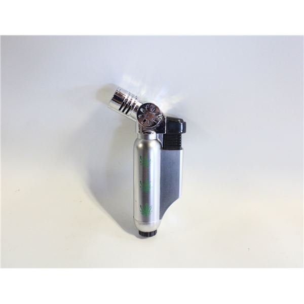 POCKET TORCH HAS BUTANE