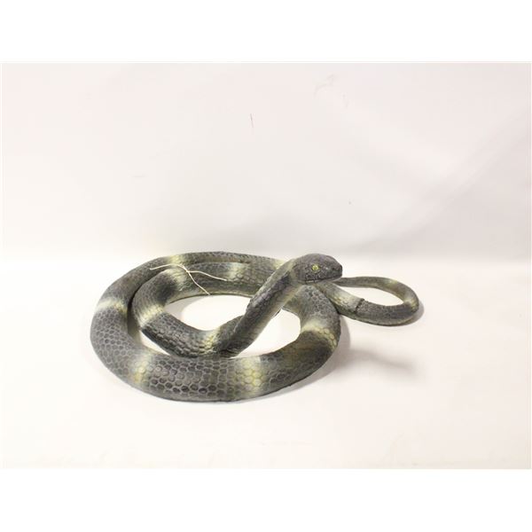 COILED KING COBRA RUBBER SNAKE