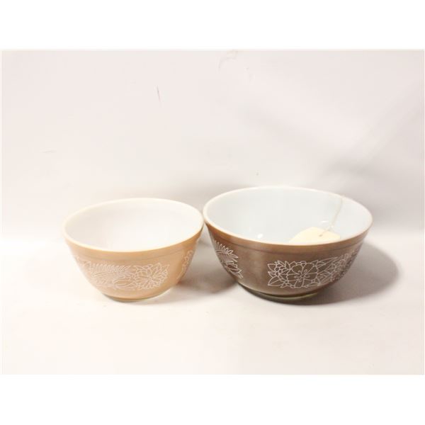 2 VINTAGE PYREX BOWLS BROWN
