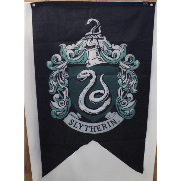 HARRY POTTER SLYTHERIN WALL BANNER