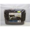 Image 1 : TWIN REVERSABLE COMFORTER - NEW
