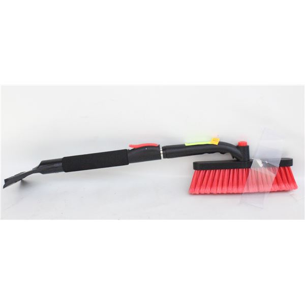 NEW IN BOX EXTENDABLE SNOW BRUSH.