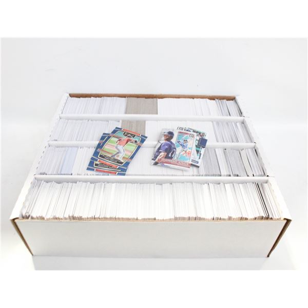 QTY 3200 VARIOUS YEAR+BRAND HOCKEY CARDS