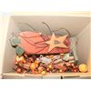 Image 1 : AUTUMN FOLK ART: WREATH & 2 PUMPKIN DECO'S
