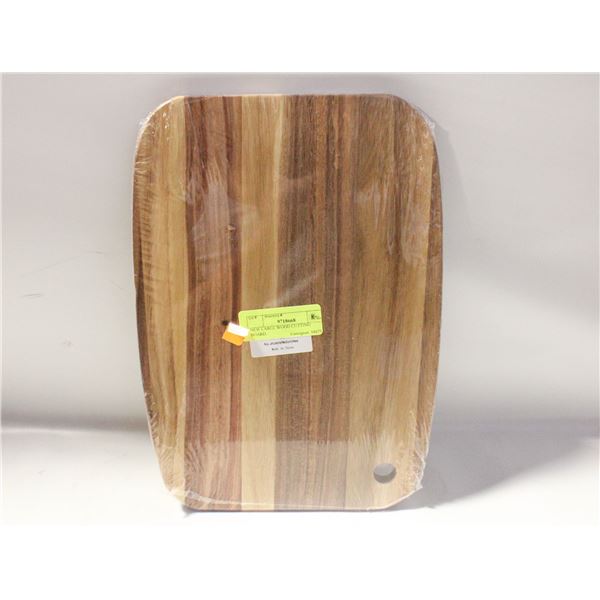NEW LARGE WOOD CUTTING BOARD.