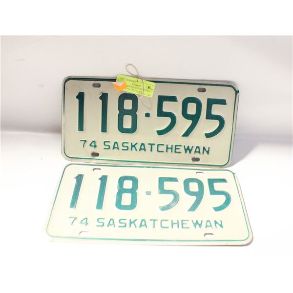 1974 SASKATCHEWAN MATCHING LICENSE PLATES-ESTATE