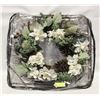 Image 1 : WHITE FLOWER 20" DIAM GRAPEVINE WREATH