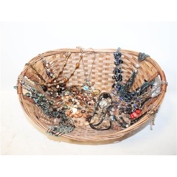 BASKET OF EST 15 COSTUME JEWELRY NECKLACES