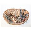 Image 1 : BASKET OF EST 15 COSTUME JEWELRY NECKLACES
