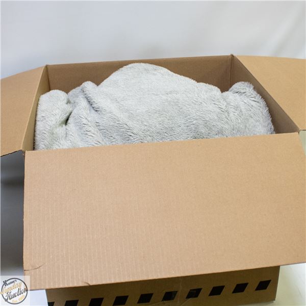 MON CHATEAU FAUX FUR BLANKET GREY KING SIZE