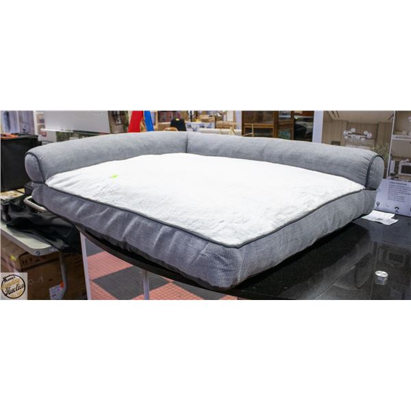 NEW LARGE CORNER PET BED