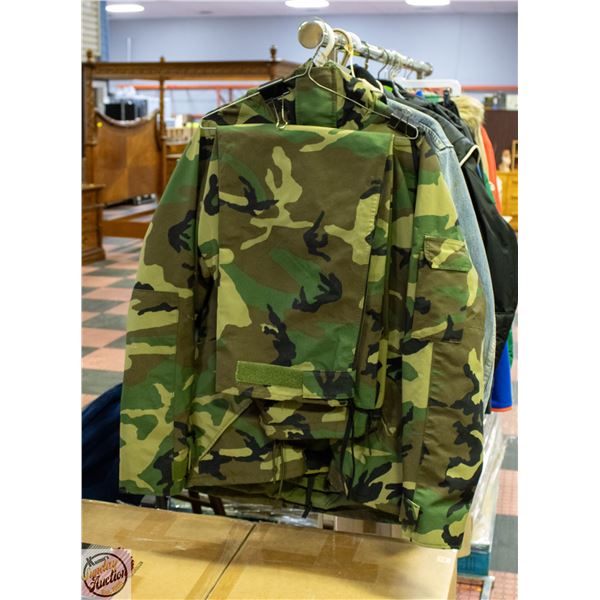 NATO CAMO RAIN COAT AND PANTS SZ L