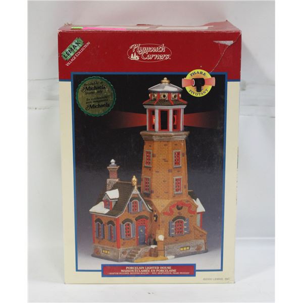 VINTAGE LEMAX PORCELAIN LIGHTED HOUSE IN BOX