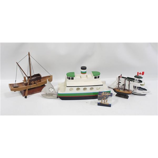 LOT OF 6 VINTAGE MINITURE MODEL SHIPS AND DECOR