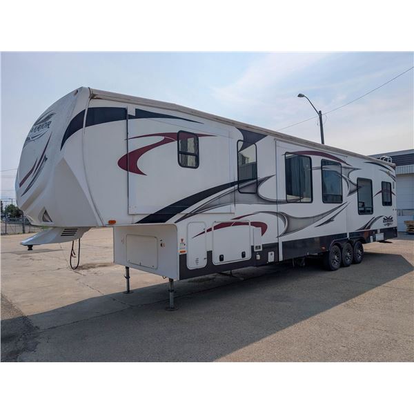 2012 HEARTLAND ROADWARRIOR 40' TOY HAULER RV