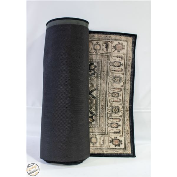 RUGGABLE FLAT WOVEN WASHABLE ODETTE RUNNER