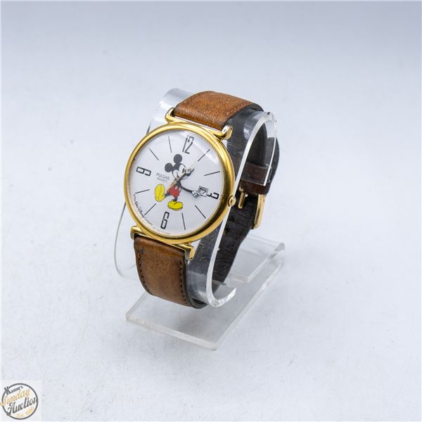 VINTAGE MICKEY MOUSE LEATHER BAND WATCH