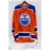 Image 1 : OILERS XL SIGNED JERSEY MCDAVID PLUS TAG