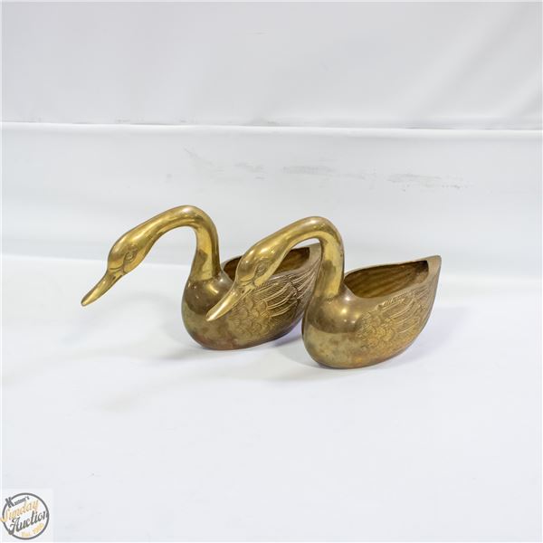 2 BRASS SWANS