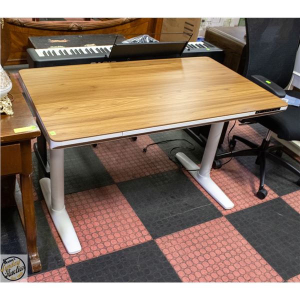 NEW ASSEMBLED POWER HIGHT ADJUSTABLE COMP. TABLE