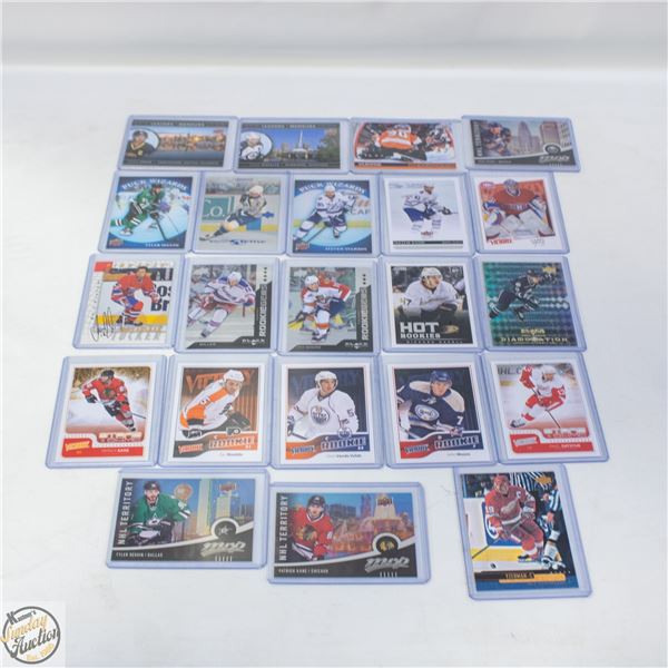 22 ASSORTED HOCKEY CARDS