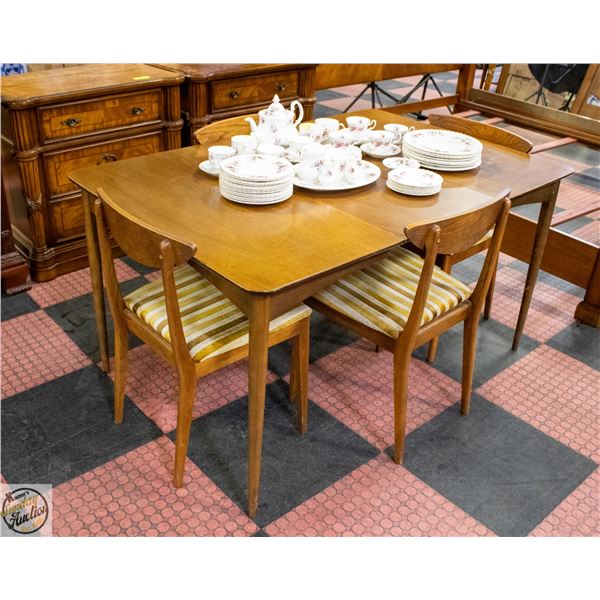 MCM WOOD TABLE H-29.5" W-38.25" L-56.5"