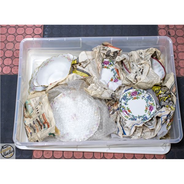 LOT OF VINTAGE CHINA DISHES