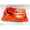 Image 1 : LIFE RAFT EMERGENCY KIT W/FLASHLIGHT, PUMP+ MORE