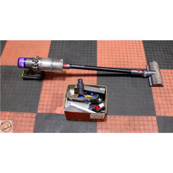 DYSON V11 TOTAL CLEAN CORDLESS VACCUMN WITH
