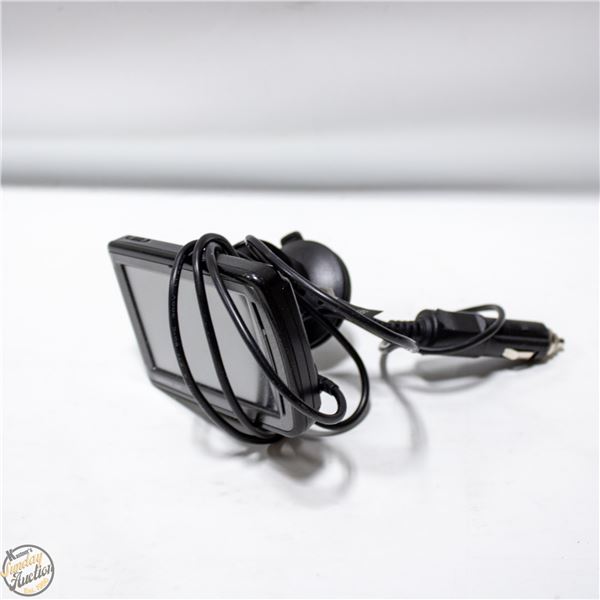 GARMIN NUVI WITH CORDS AND BASE