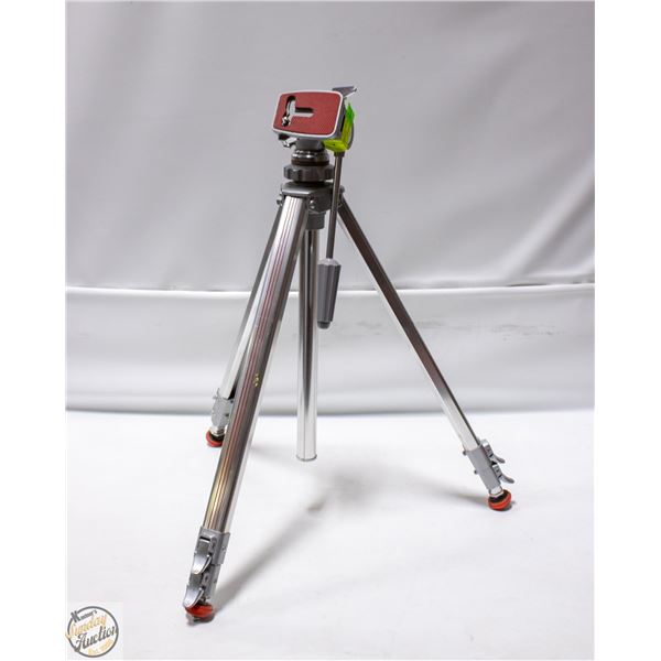 VINTAGE METAL CAMERA TRIPOD EXTENTABLE LEGS
