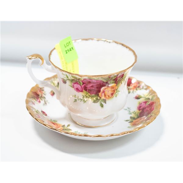 ROYAL ALBERT OLD COUNTRY ROSE TEA CUP AND SAUCER