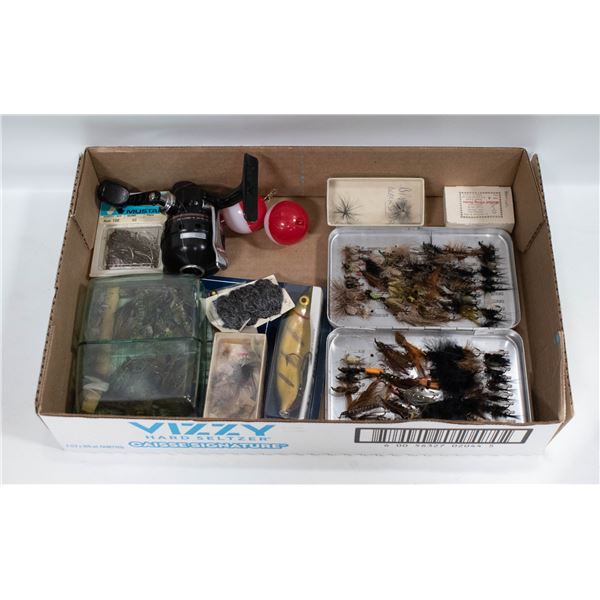 FISHING ITEMS LOT VINTAGE
