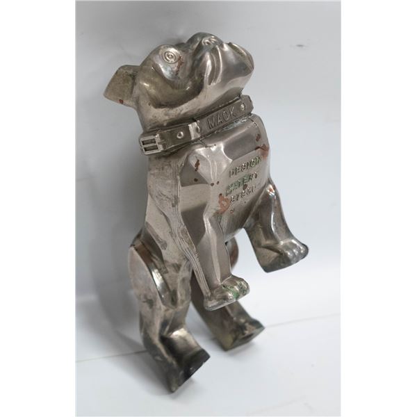MACK TRUCK EMBLEM BULLDOG
