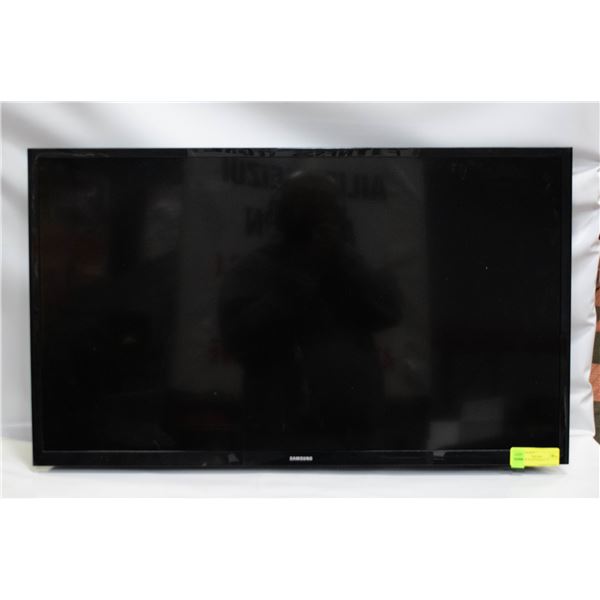 SAMSUNG FLAT SCREEN TV