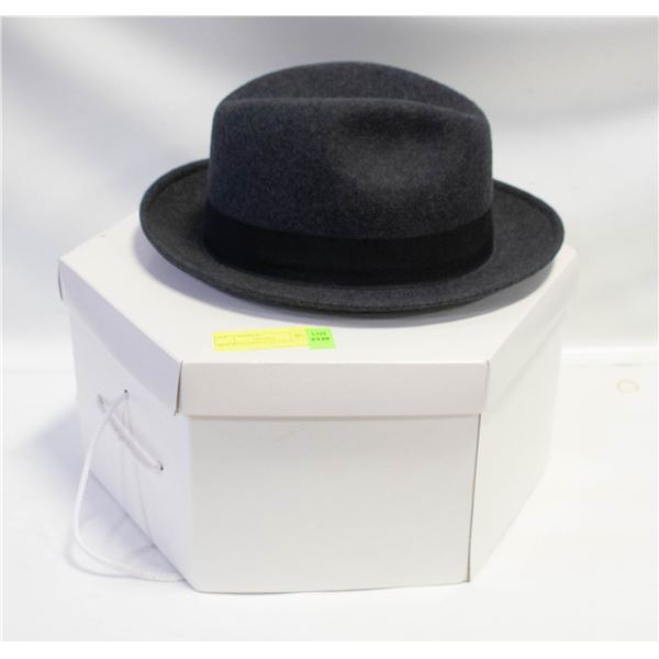BLACK FEDORA IN HAT BOX