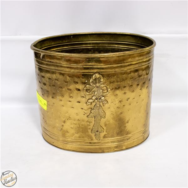 OVAL BRASS PLANTER WITH A RIBBON