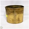 Image 1 : OVAL BRASS PLANTER WITH A RIBBON