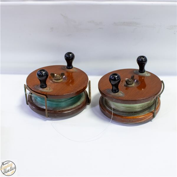 2 VINTAGE PEETZ REELS 6”