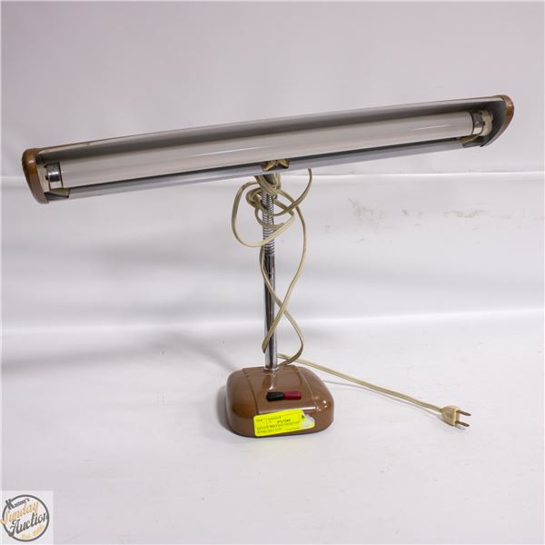 ESTATE VINTAGE DESKTOP BANKERS LAMP H-14.5"