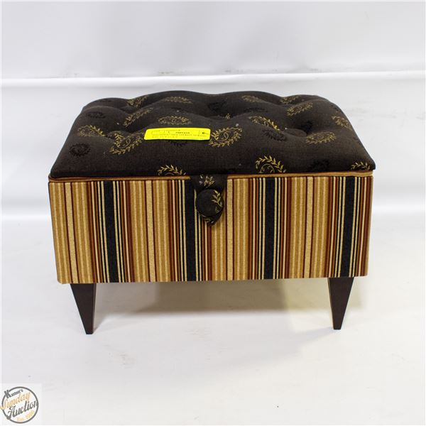 FOOTED/UPHOLSTERED SEWING KIT- 13 X 10 X 9