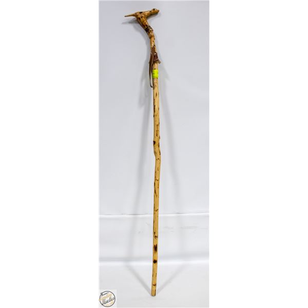 VINTAGE AFRICAN/SAFARI-INSPIRED CARVED GIRAFFE