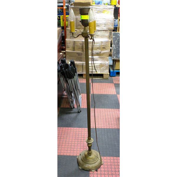 VINTAGE LAMP STAND