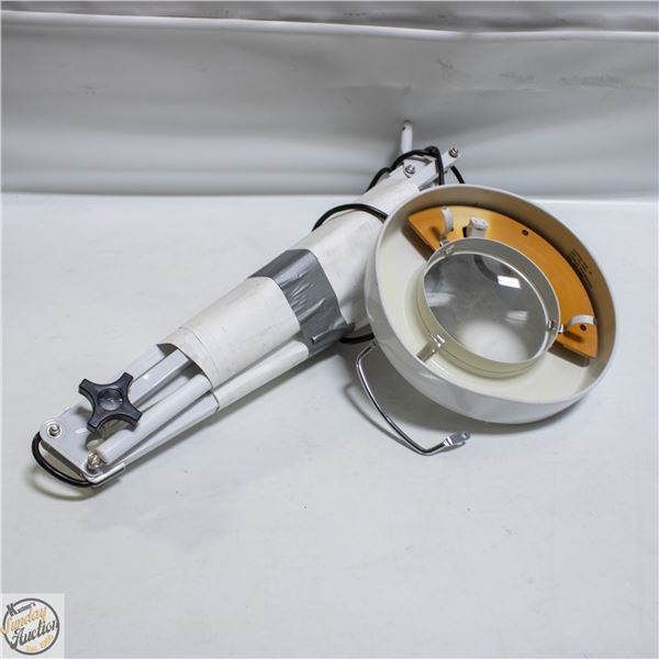 SWING ARM ILLUMINATED MAGNIFYING LAMP